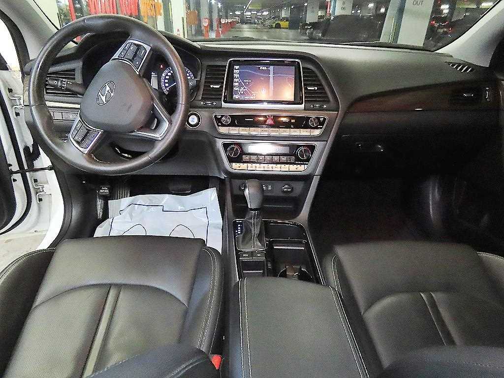 HYUNDAI Sonata - Vista 10