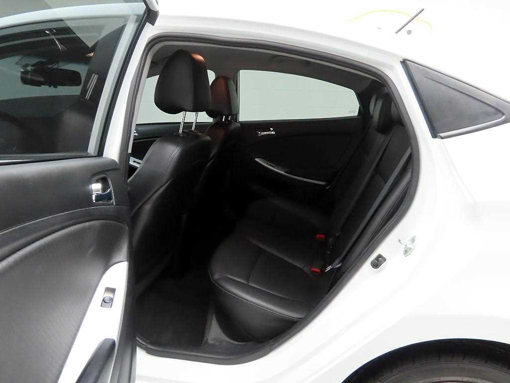 HYUNDAI Accent 2015 Blanco - Importación desde Corea - HF Imports Iquique - Foto 14