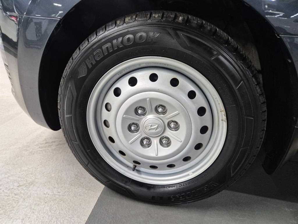 HYUNDAI Staria - Vista 5