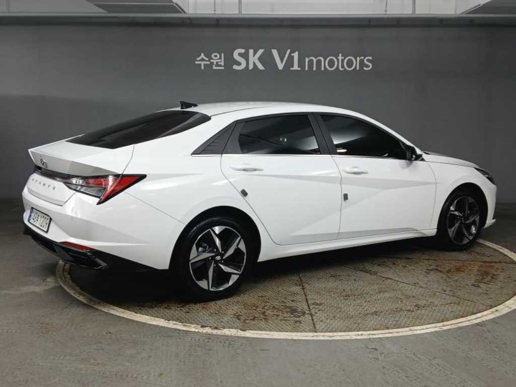 HYUNDAI Avante - Vista 4