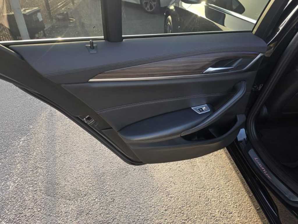 BMW 5 Series - Vista 8