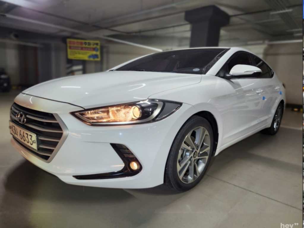 HYUNDAI Avante - Vista 2