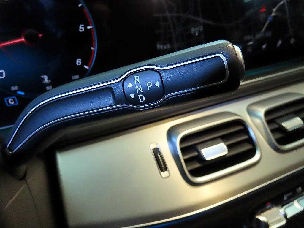 Mercedes Benz GLE Class - Vista 12