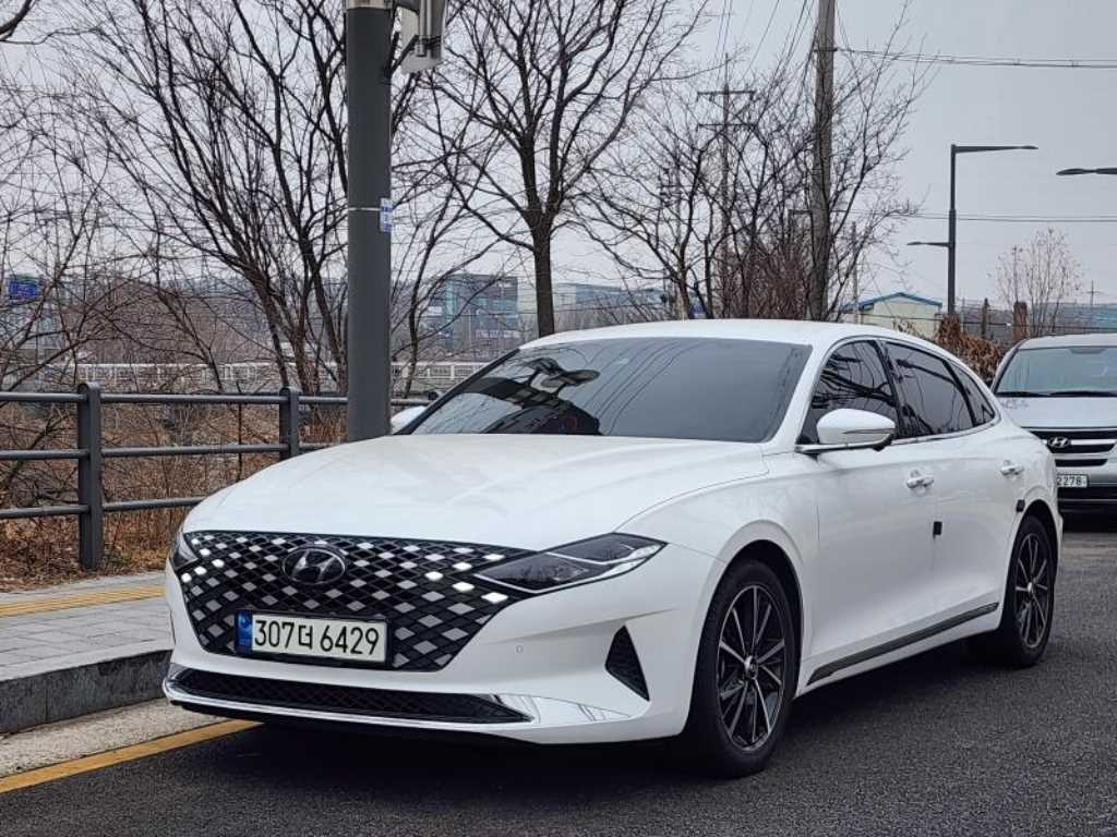 HYUNDAI Grandeur - Vista 2