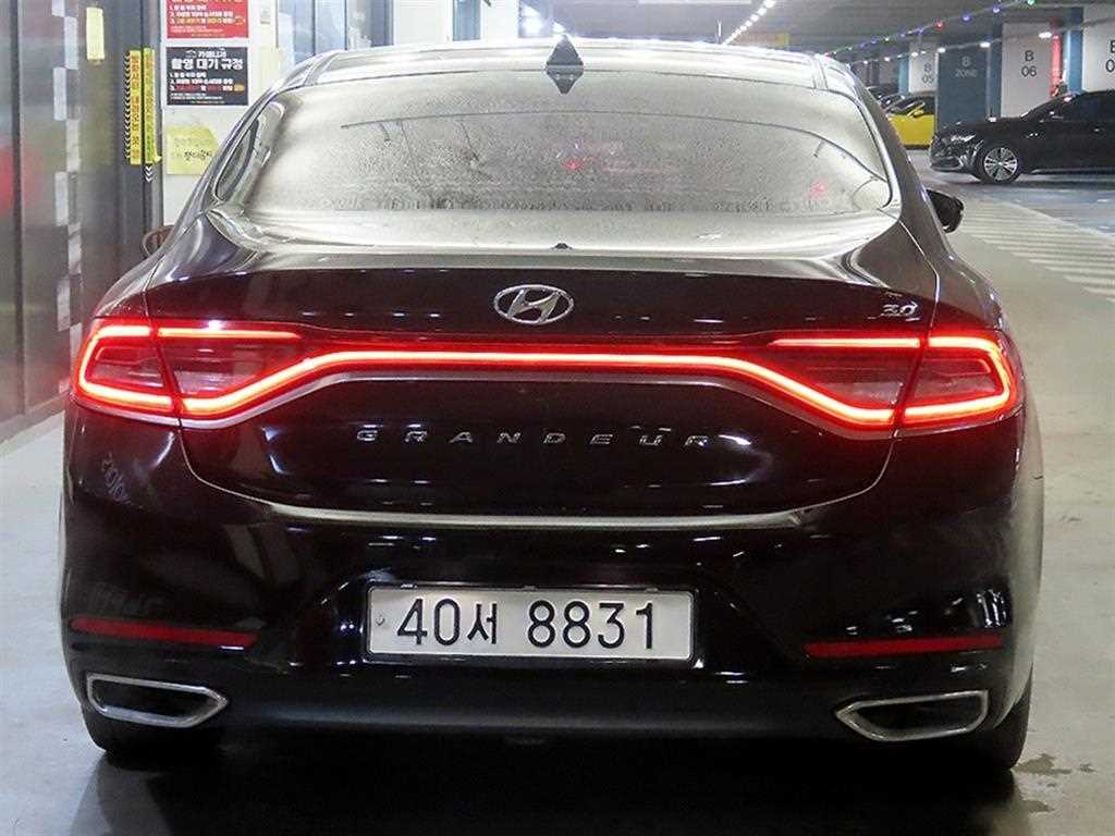HYUNDAI Grandeur - Vista 5