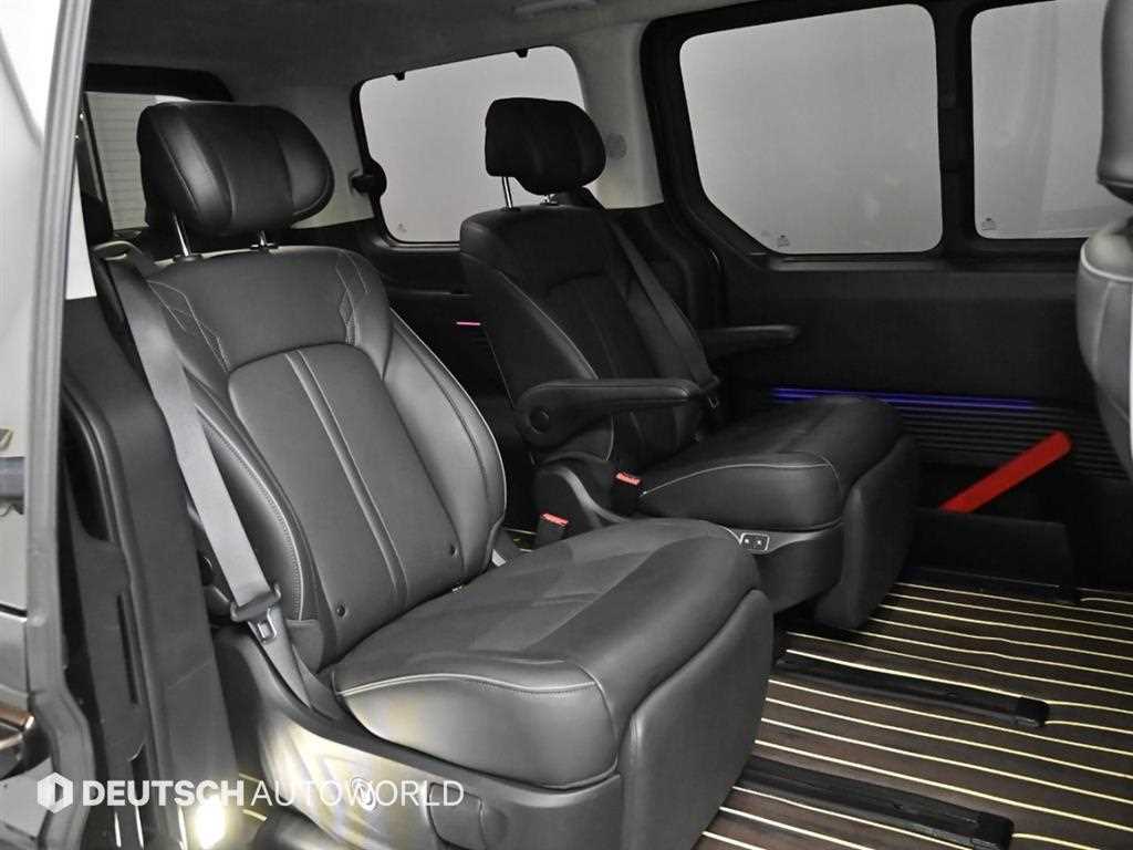 HYUNDAI Staria - Vista 12