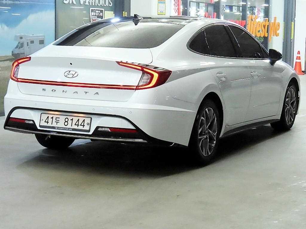 HYUNDAI Sonata - Vista 4