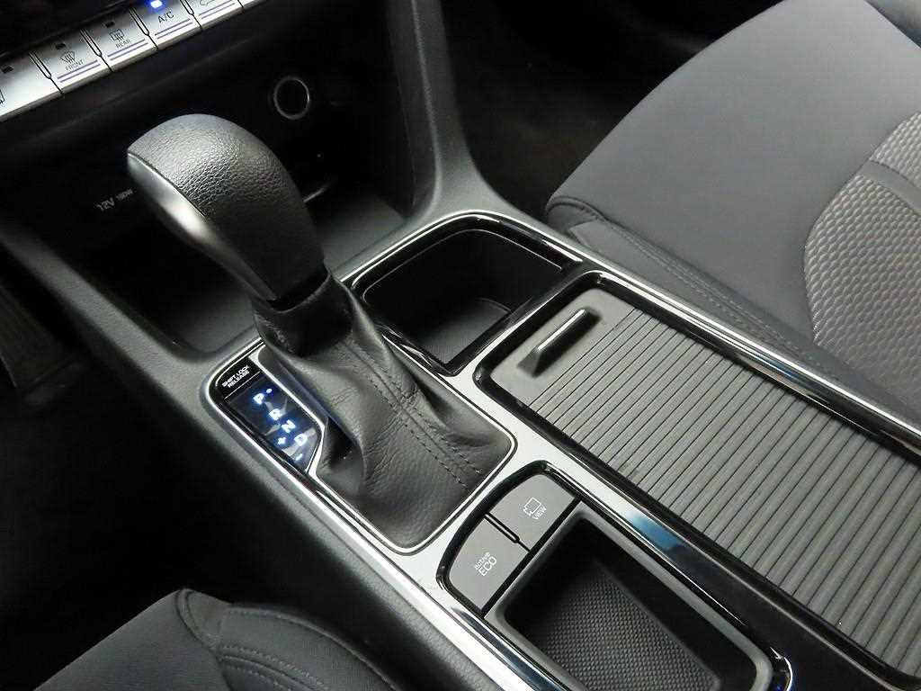 HYUNDAI Sonata - Vista 11