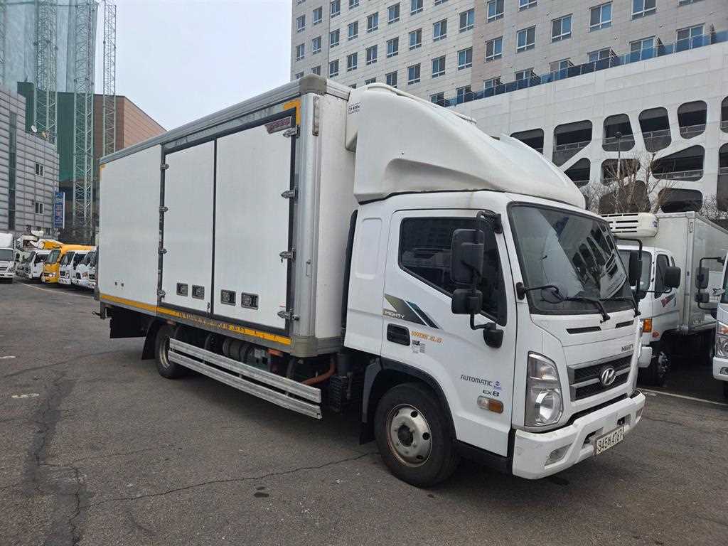 medium and large cargo truck 2022 Blanco - Importación desde Corea - HF Imports Iquique - Foto 1