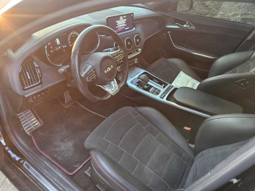 KIA Stinger - Vista 5