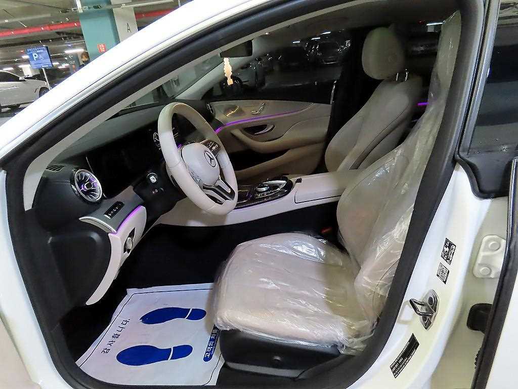 Mercedes Benz CLS Class - Vista 7