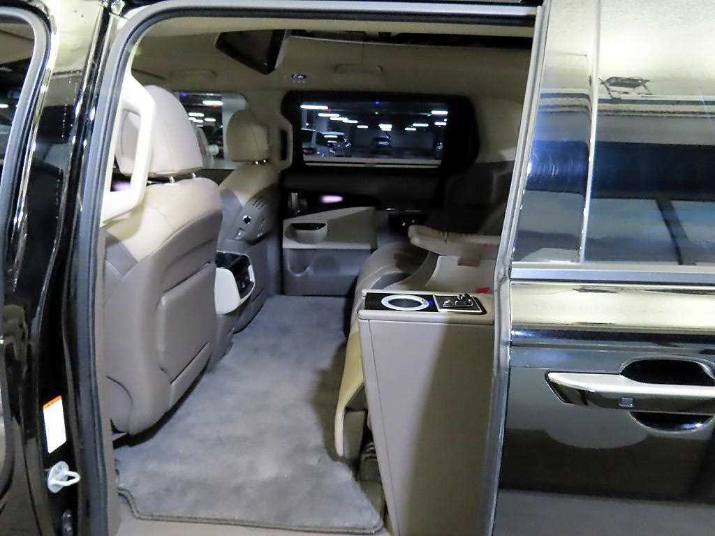 KIA Carnival - Vista 7