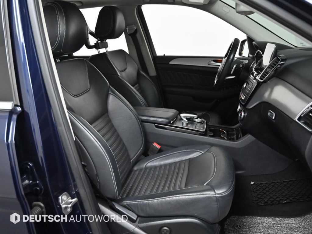 Mercedes Benz GLE Class - Vista 10