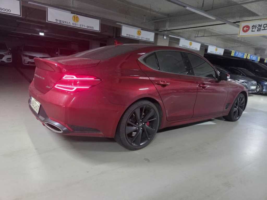 Genesis G70 - Vista 3