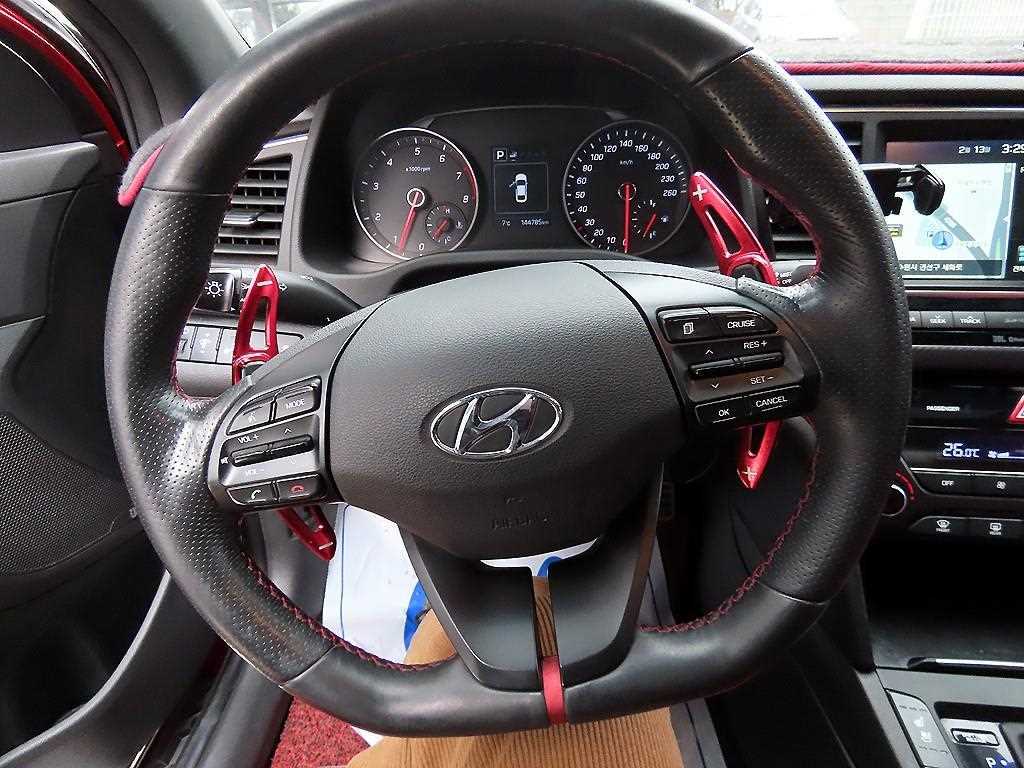 HYUNDAI Avante - Vista 8