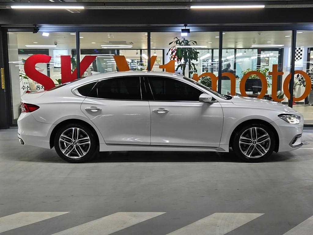 HYUNDAI Grandeur - Vista 3