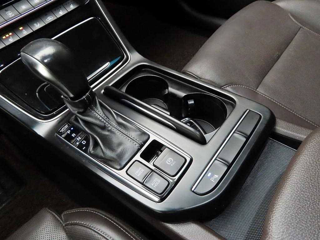 HYUNDAI Grandeur - Vista 10