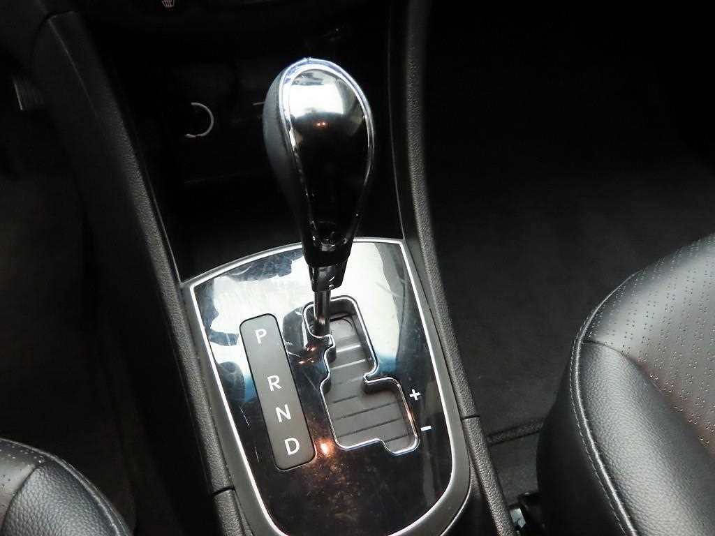 HYUNDAI Accent - Vista 11