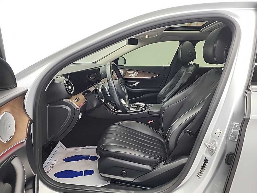 Mercedes Benz E class - Vista 11