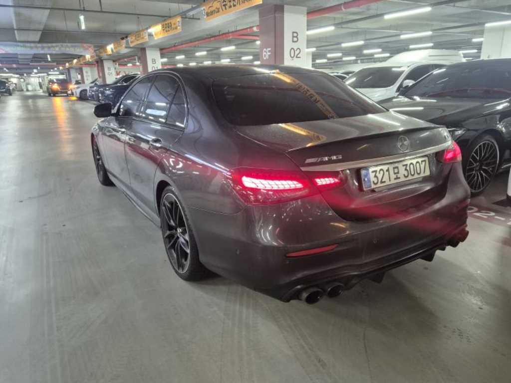 Mercedes Benz E class - Vista 6