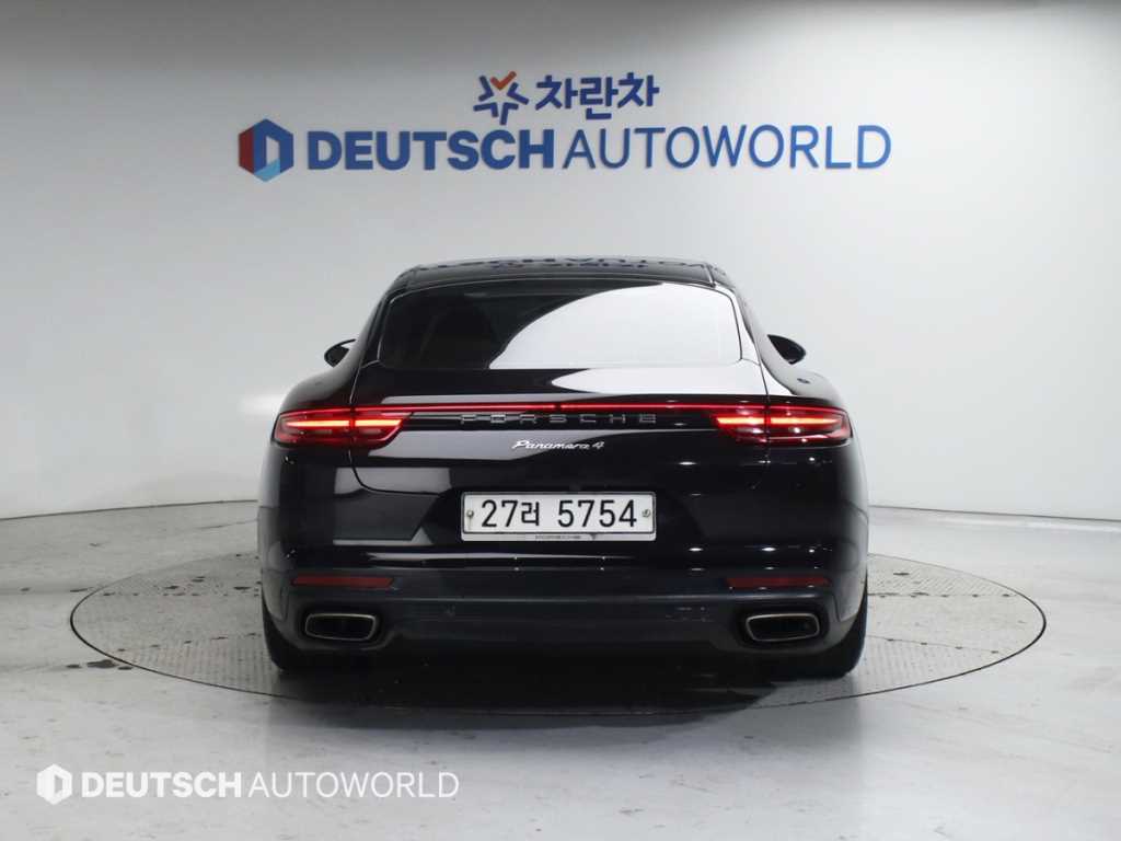 Porsche Panamera - Vista 4