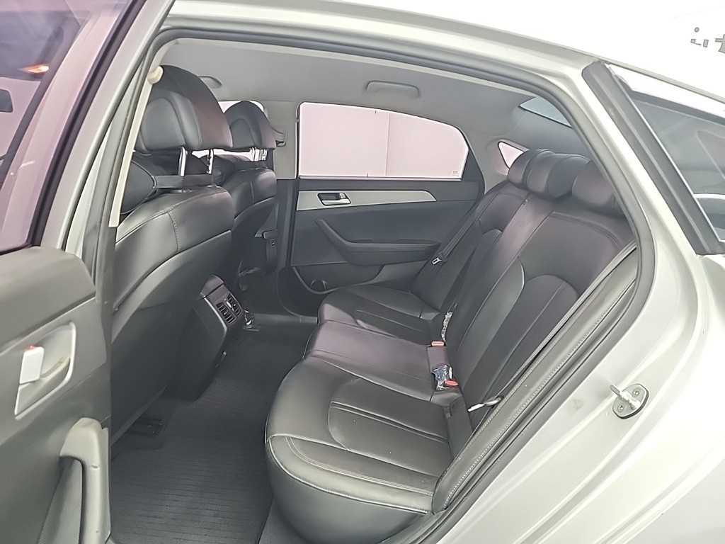 HYUNDAI Sonata - Vista 12