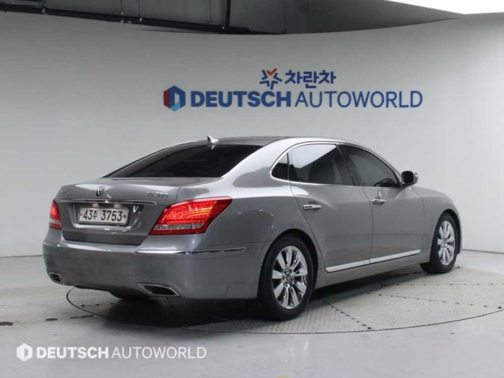 HYUNDAI Equus - Vista 2