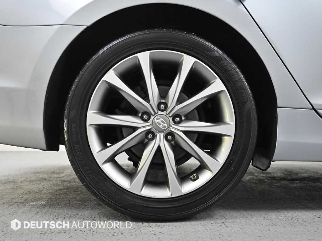 HYUNDAI Grandeur - Vista 5