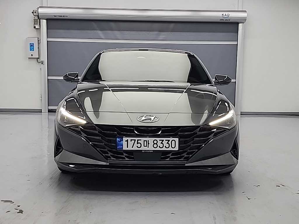 HYUNDAI Avante - Vista 2