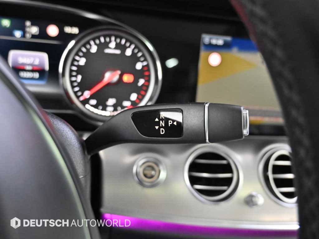 Mercedes Benz E class - Vista 9