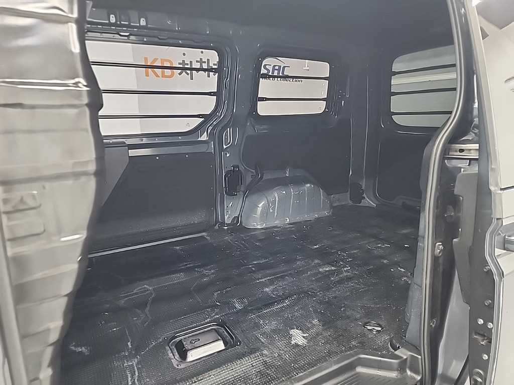 HYUNDAI Staria - Vista 12