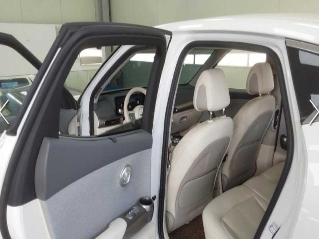 Genesis GV60 - Vista 5