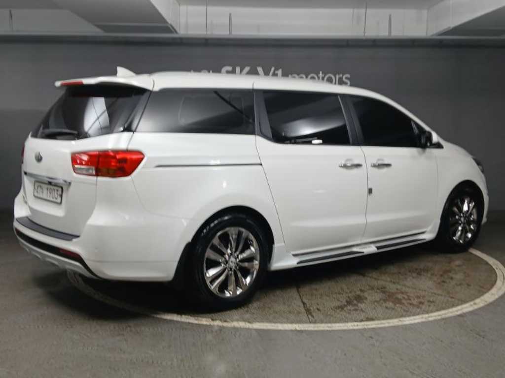 KIA Carnival - Vista 4