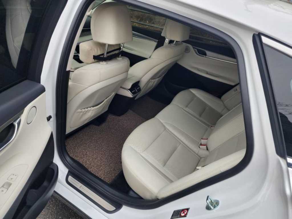 HYUNDAI Grandeur - Vista 9