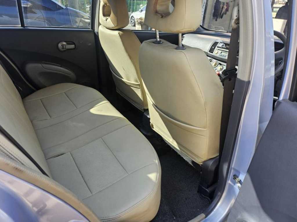 Nissan March - Vista 9