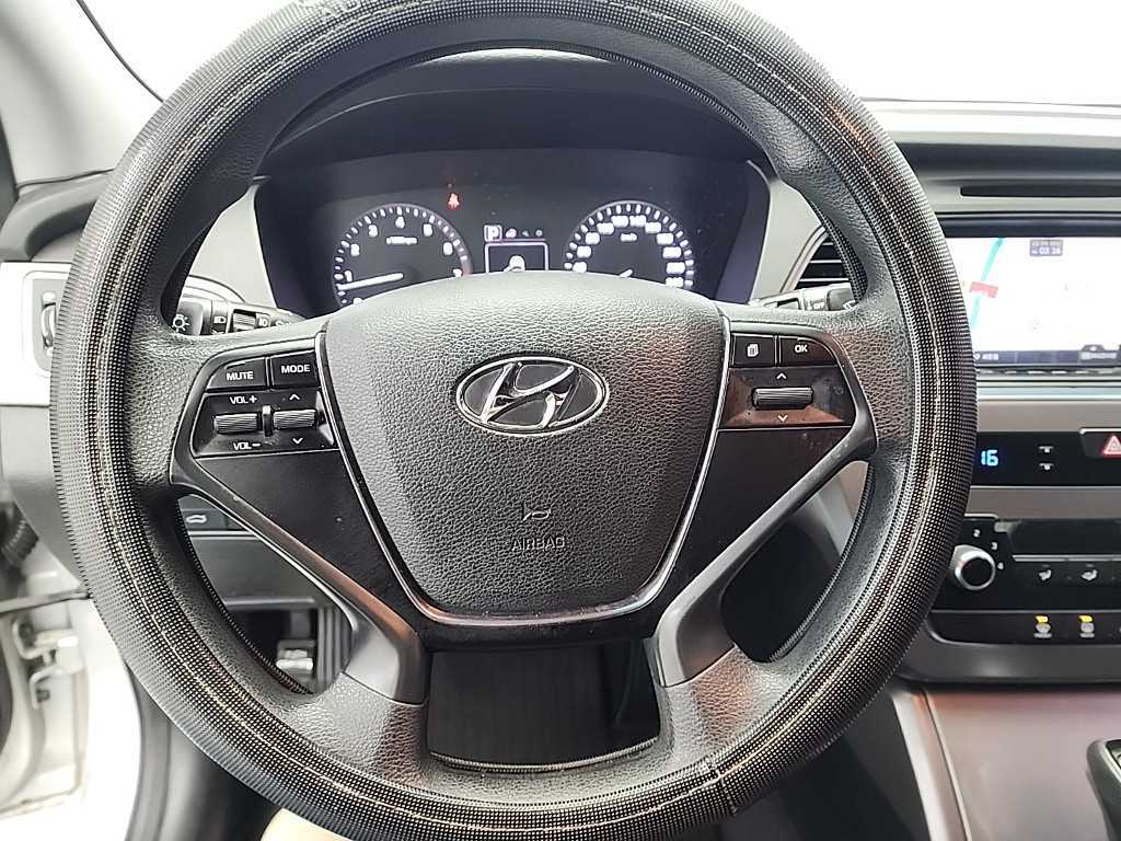 HYUNDAI Sonata - Vista 9