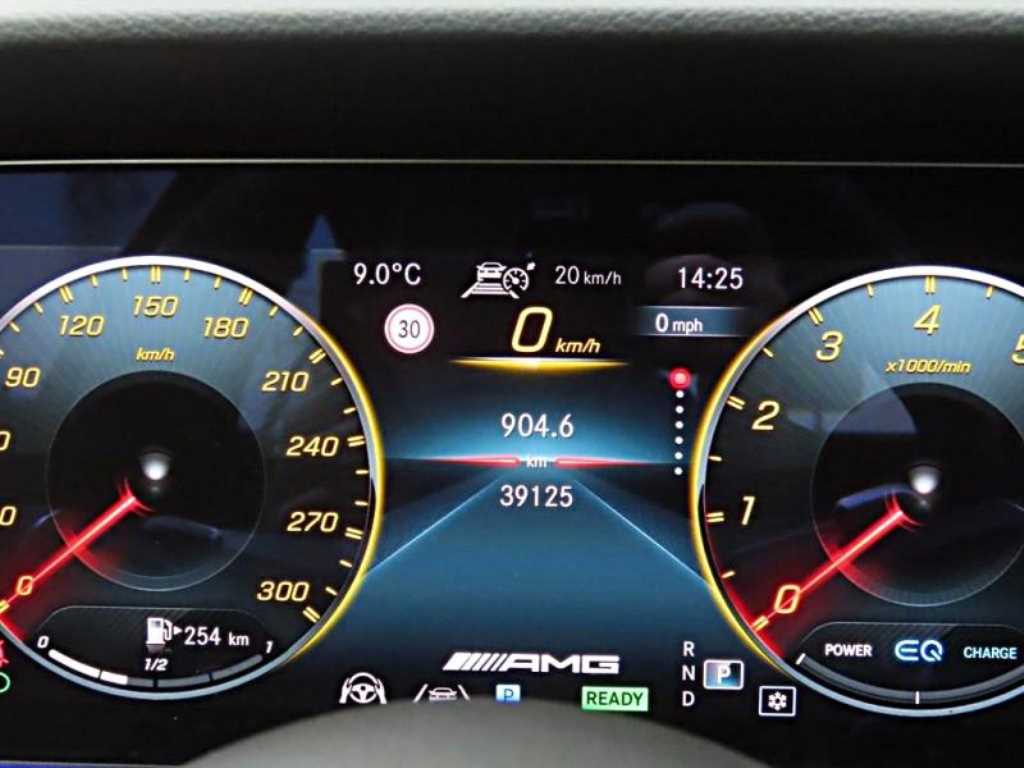 Mercedes Benz AMG GT - Vista 8