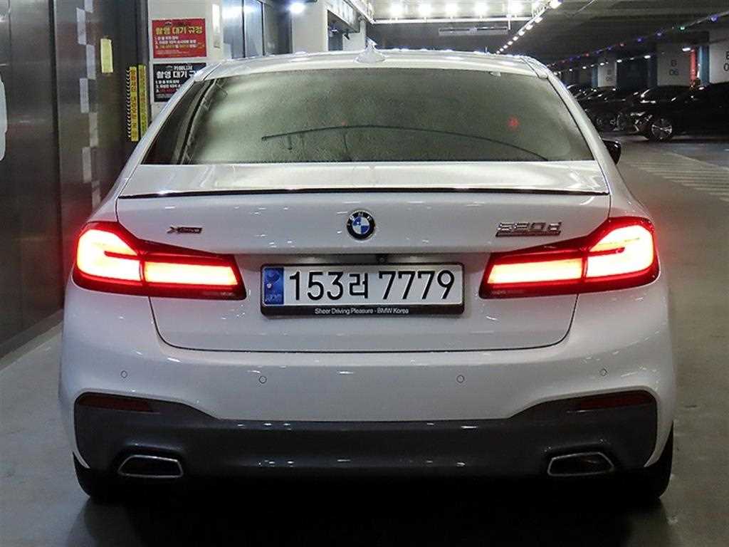 BMW 5 Series - Vista 5