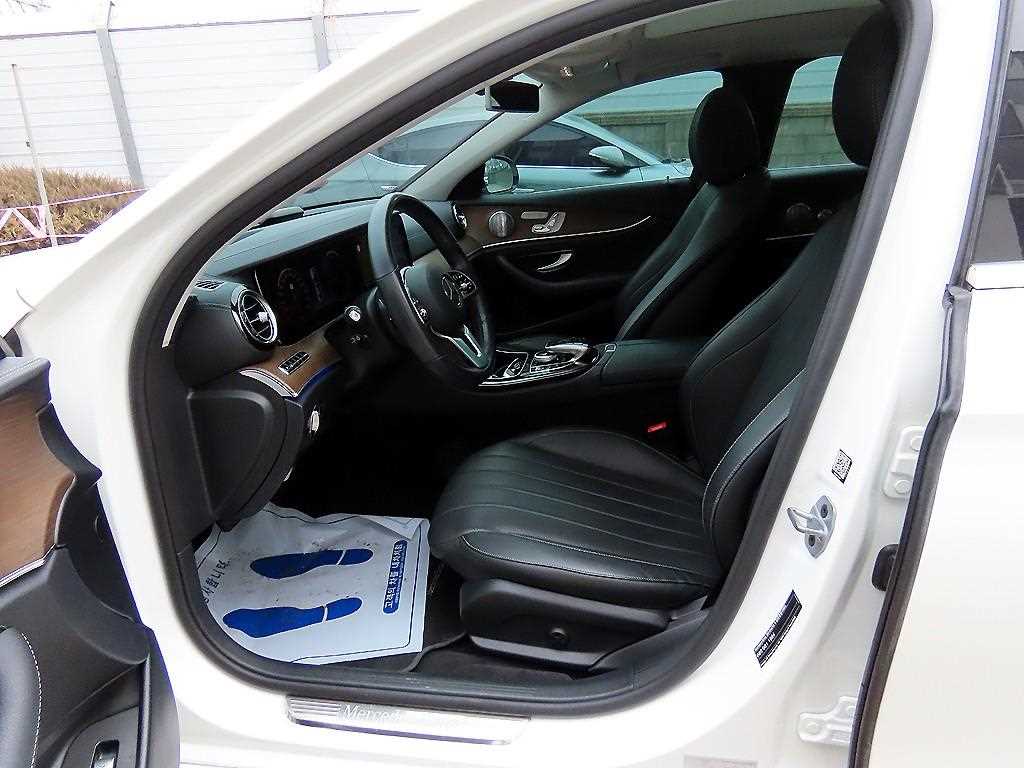 Mercedes Benz E class - Vista 5