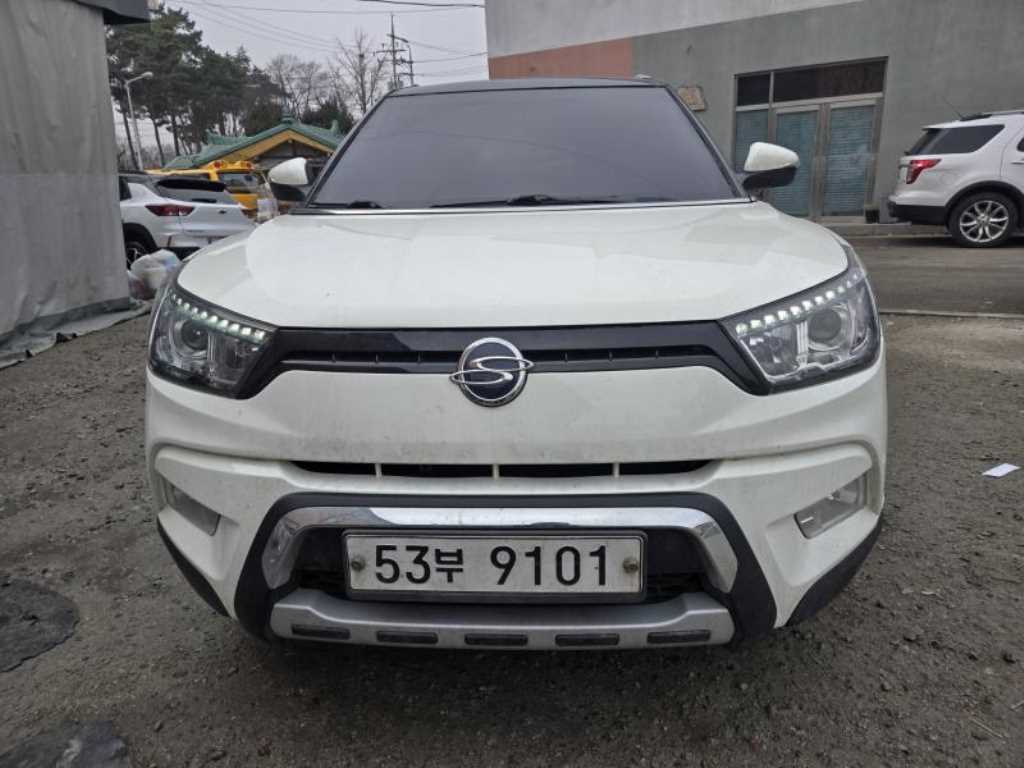 Ssangyong Tivoli - Vista 2