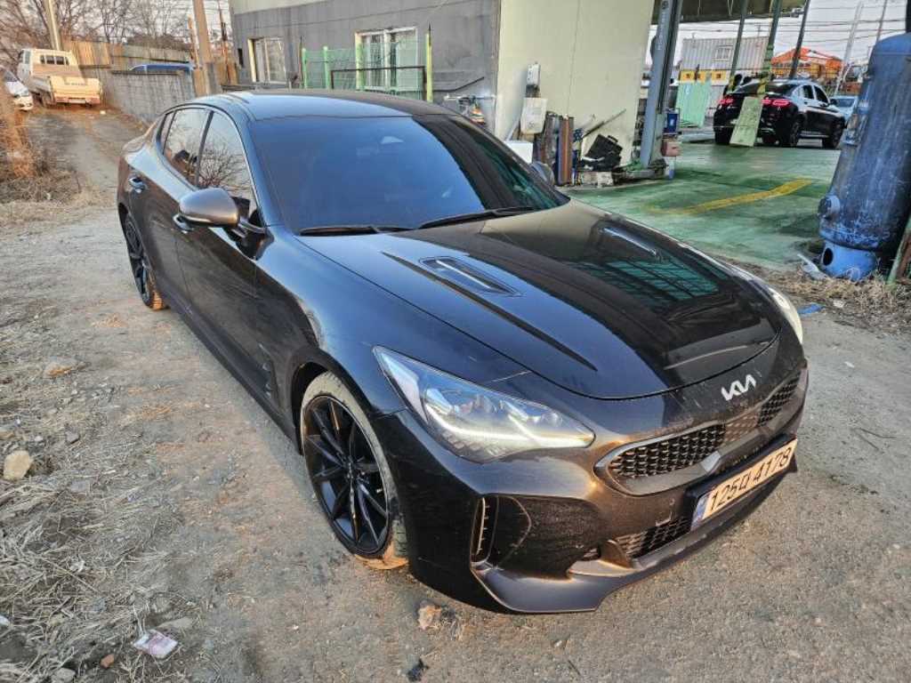 KIA Stinger - Vista 2