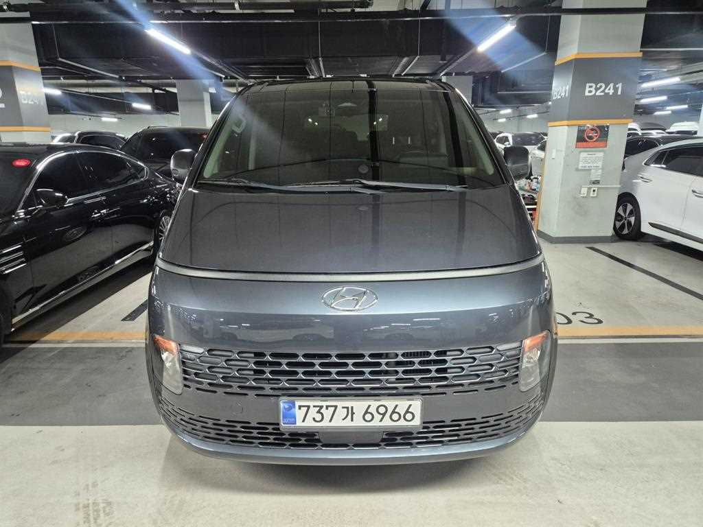 HYUNDAI Staria - Vista 3