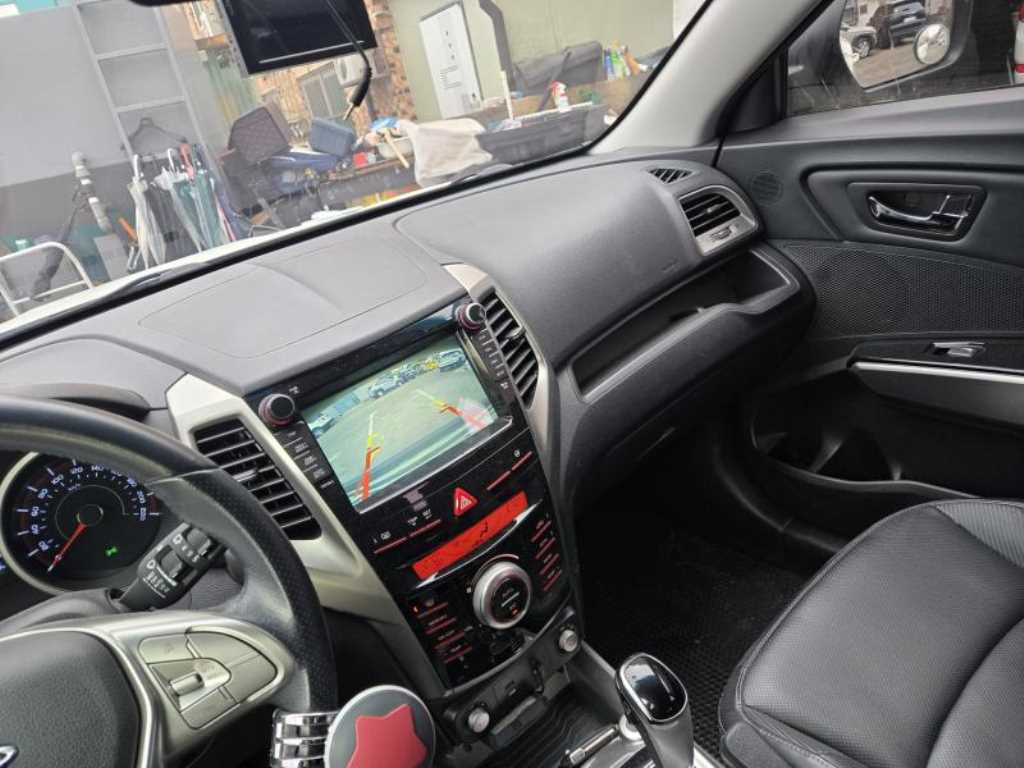 Ssangyong Tivoli - Vista 10