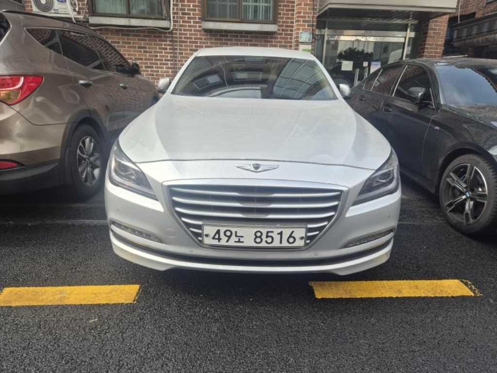 HYUNDAI Genesis - Vista 2