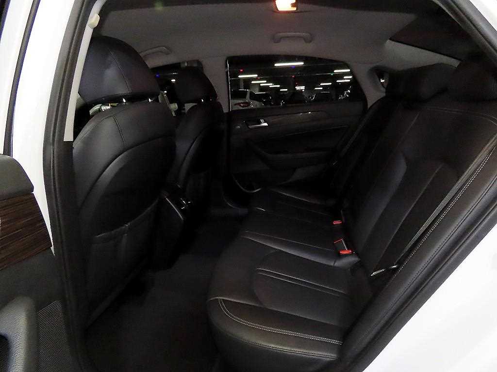 HYUNDAI Sonata - Vista 7