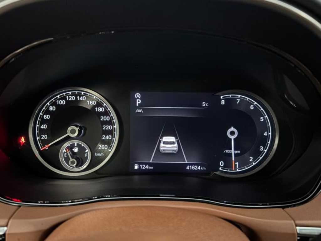 Genesis GV70 - Vista 9