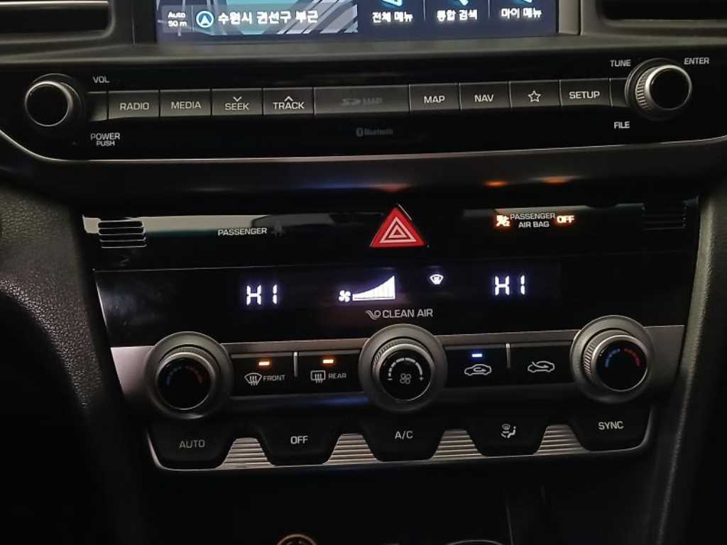 HYUNDAI Avante - Vista 12