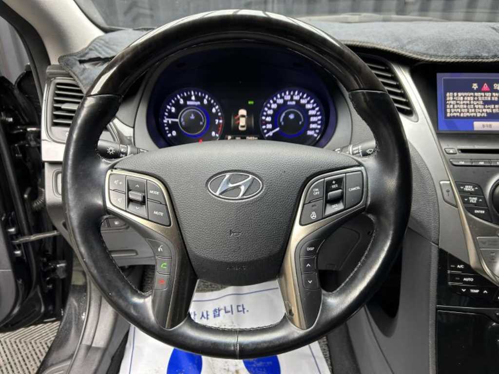 HYUNDAI Grandeur - Vista 9