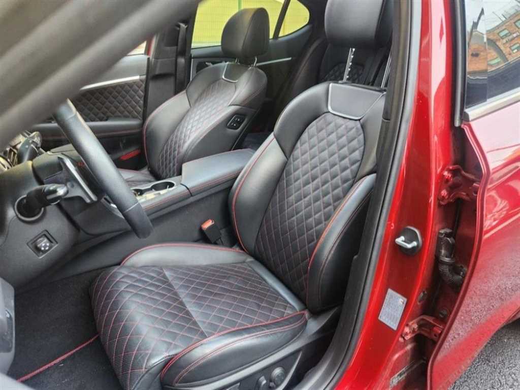 Genesis G70 - Vista 5