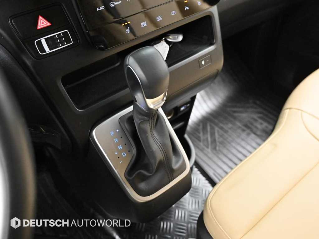 HYUNDAI Staria - Vista 9